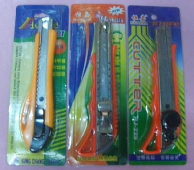 Plastic clameshell packaging set for utility knife PM-011